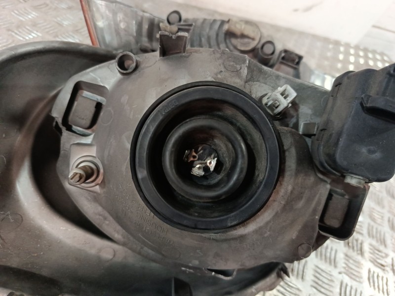 Recambio de faro derecho para renault trafic ii autobús (jl) 2.5 dci 135 (jl0d) referencia OEM IAM 91165720  