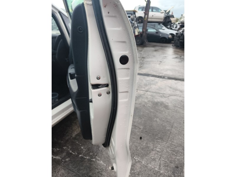 Recambio de cerradura puerta delantera derecha para kia rio iii (ub) 1.4 cvvt referencia OEM IAM 813211W060  