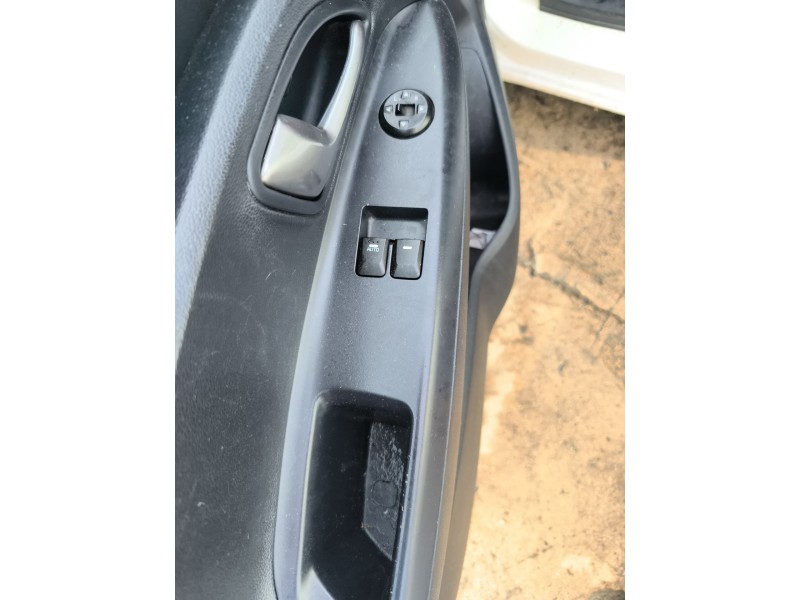 Recambio de mando elevalunas delantero izquierdo para kia rio iii (ub) 1.4 cvvt referencia OEM IAM 935701W150  
