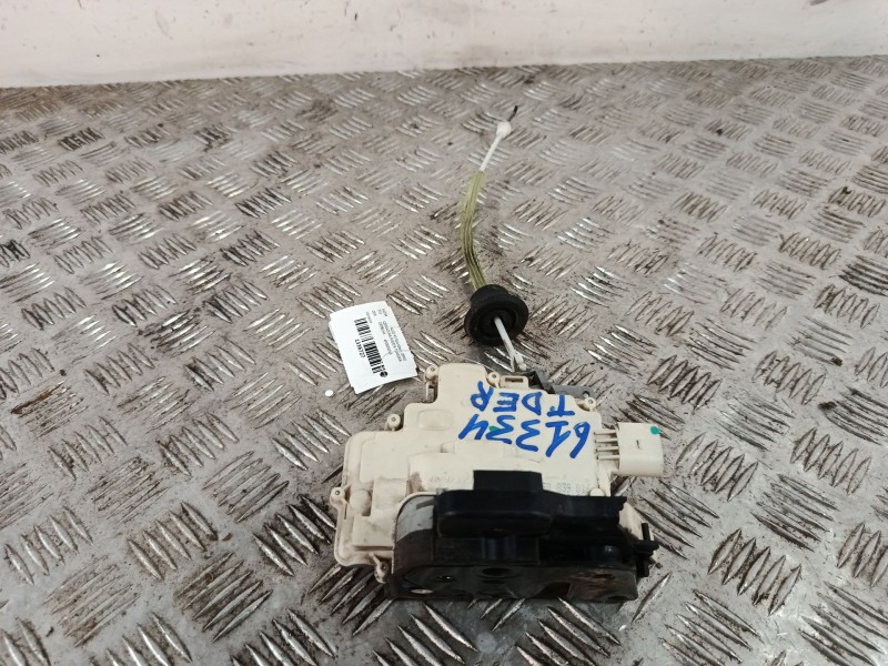 Recambio de cerradura puerta trasera derecha para audi a3 sportback (8pa) 2.0 tdi referencia OEM IAM 4F0839016  