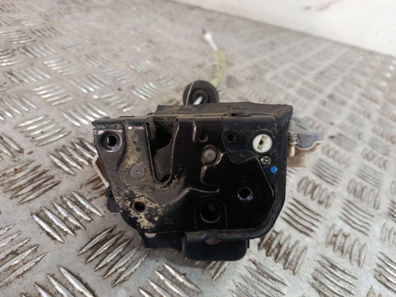 Recambio de cerradura puerta trasera derecha para audi a3 sportback (8pa) 2.0 tdi referencia OEM IAM 4F0839016  