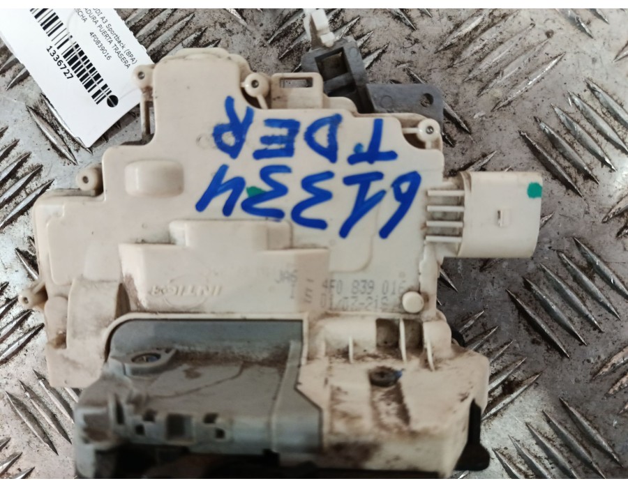 Recambio de cerradura puerta trasera derecha para audi a3 sportback (8pa) 2.0 tdi referencia OEM IAM 4F0839016  