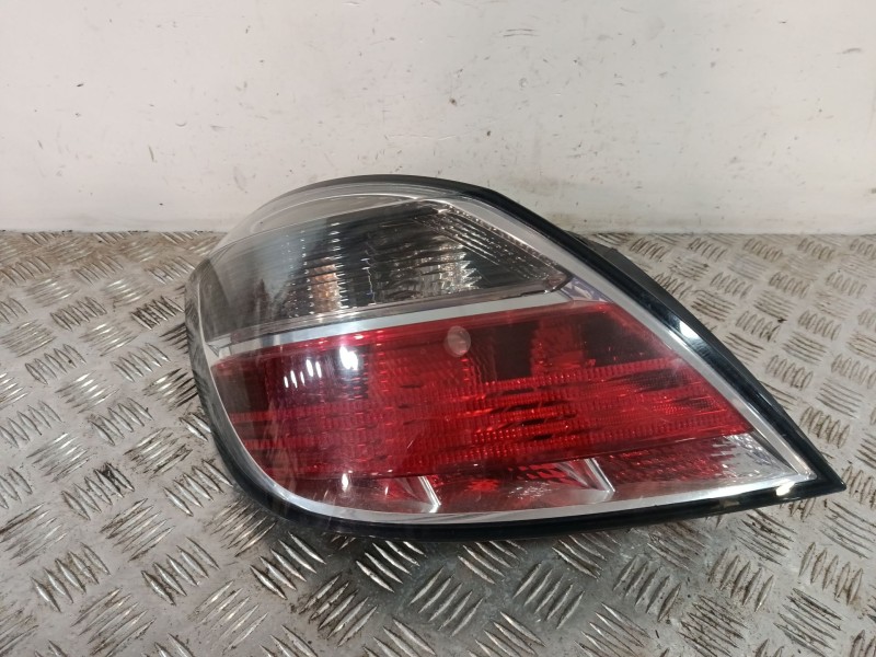 Recambio de piloto trasero izquierdo para opel astra h (a04) 1.4 (l48) referencia OEM IAM 13222324  