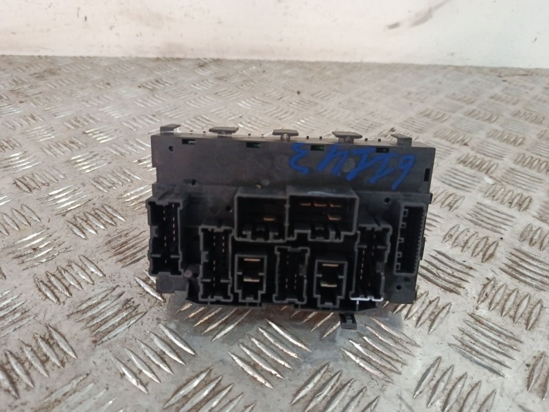 Recambio de caja reles / fusibles para renault captur ii (hf_) tce 160 (hfn1) referencia OEM IAM 243801284R  