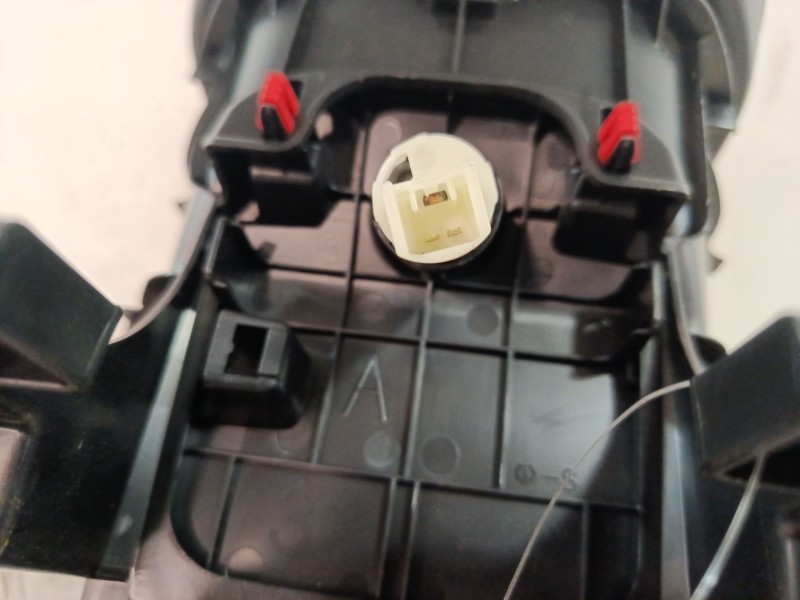 Recambio de apoyabrazos central para toyota rav 4 v (_a5_, _h5_) 2.0 (mxaa52) referencia OEM IAM 5881242040  