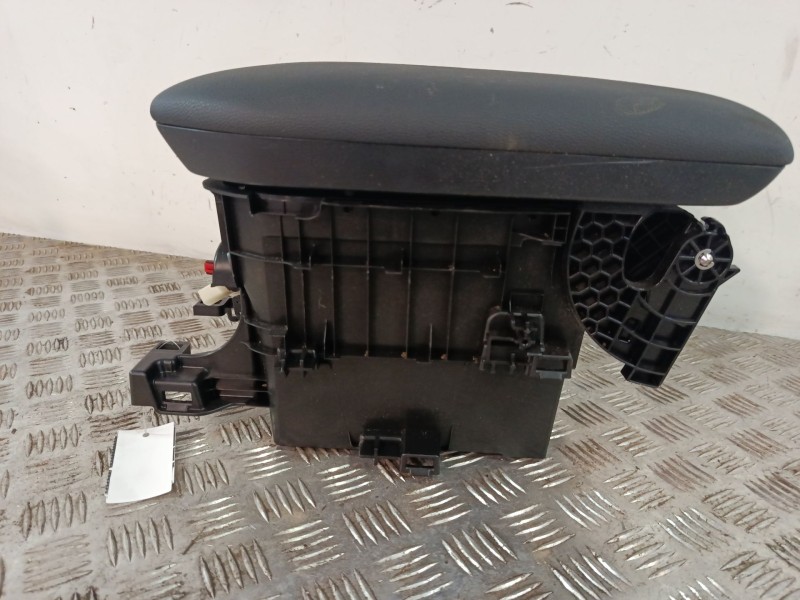 Recambio de apoyabrazos central para toyota rav 4 v (_a5_, _h5_) 2.0 (mxaa52) referencia OEM IAM 5881242040  