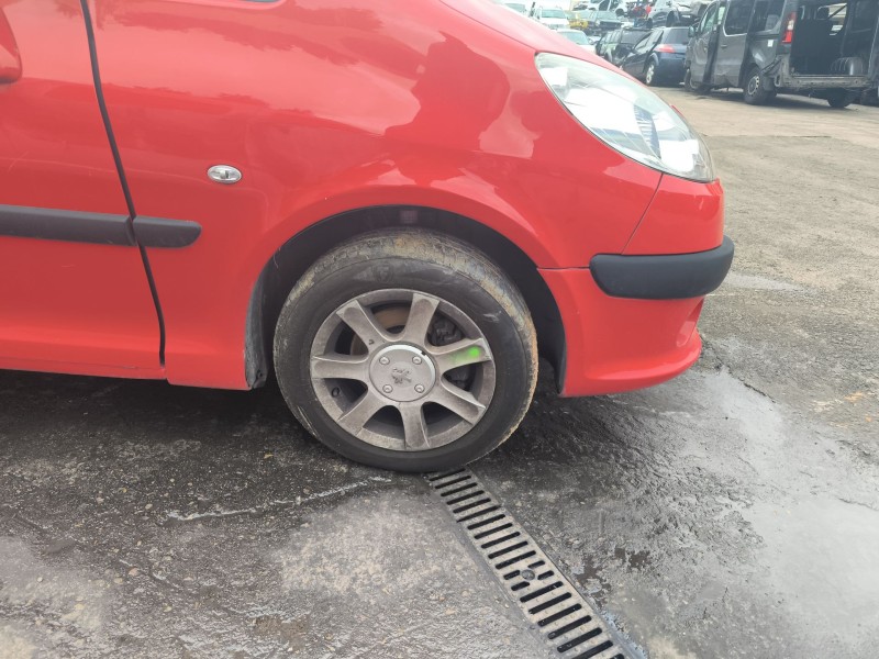 Recambio de paso de rueda delantero derecho para peugeot 1007 (km_) 1.6 16v referencia OEM IAM   