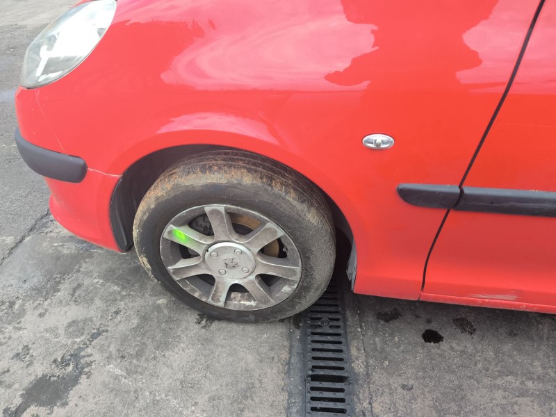 Recambio de paso de rueda delantero izquierdo para peugeot 1007 (km_) 1.6 16v referencia OEM IAM   