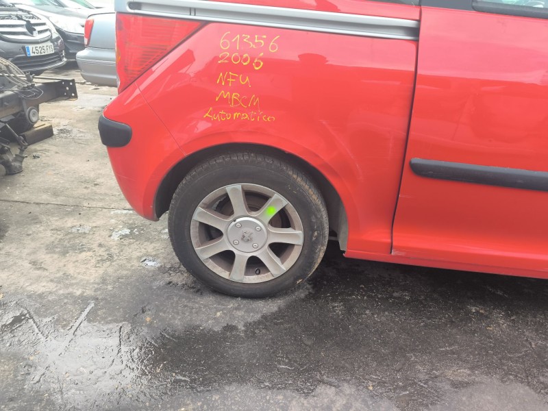 Recambio de paso de rueda trasero derecho para peugeot 1007 (km_) 1.6 16v referencia OEM IAM   