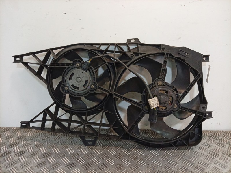 Recambio de electroventilador para renault trafic ii autobús (jl) 2.5 dci 135 (jl0d) referencia OEM IAM 8200019383  