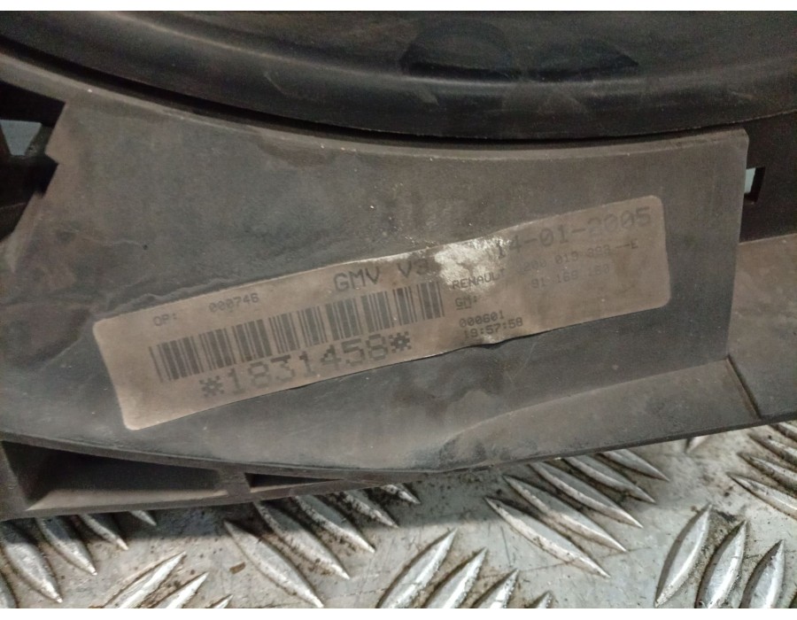 Recambio de electroventilador para renault trafic ii autobús (jl) 2.5 dci 135 (jl0d) referencia OEM IAM 8200019383  