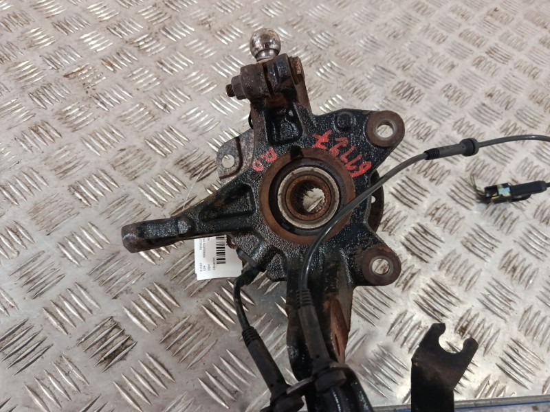 Recambio de mangueta delantera derecha para renault clio iv (bh_) 0.9 tce 90 referencia OEM IAM 400140589R  