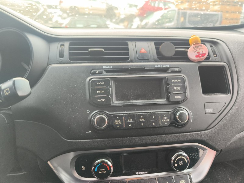Recambio de sistema audio / radio cd para kia rio iii (ub) 1.4 cvvt referencia OEM IAM 961701W750CA  