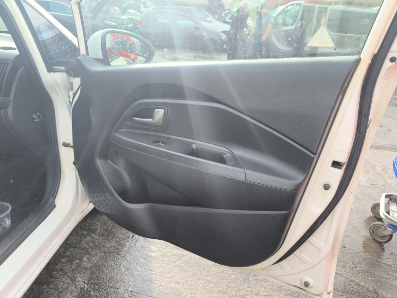 Recambio de guarnecido puerta delantera derecha para kia rio iii (ub) 1.4 cvvt referencia OEM IAM 823021W020  