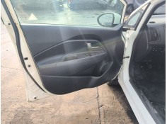 Recambio de guarnecido puerta delantera izquierda para kia rio iii (ub) 1.4 cvvt referencia OEM IAM 823301W010  