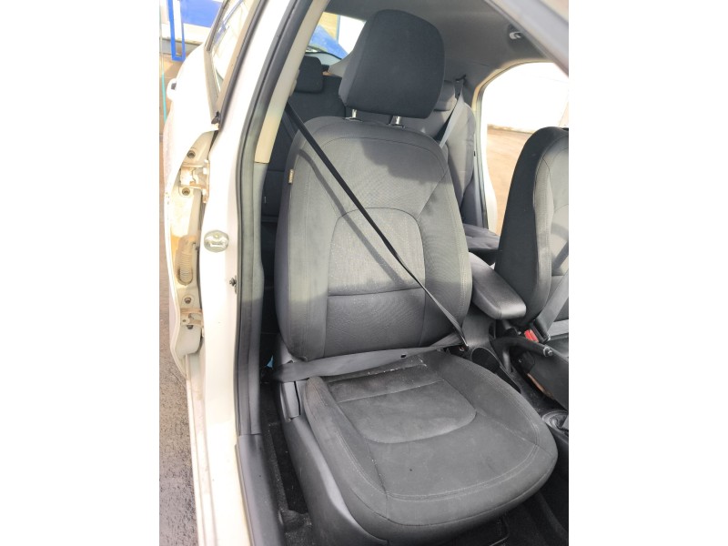 Recambio de asiento delantero derecho para kia rio iii (ub) 1.4 cvvt referencia OEM IAM 882001W100  