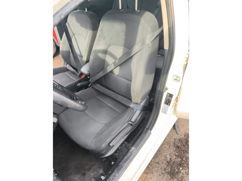 Recambio de asiento delantero izquierdo para kia rio iii (ub) 1.4 cvvt referencia OEM IAM 884011W030BGB  
