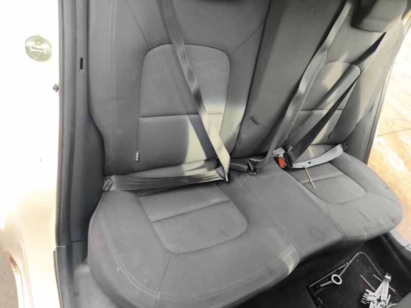 Recambio de asientos traseros para kia rio iii (ub) 1.4 cvvt referencia OEM IAM   