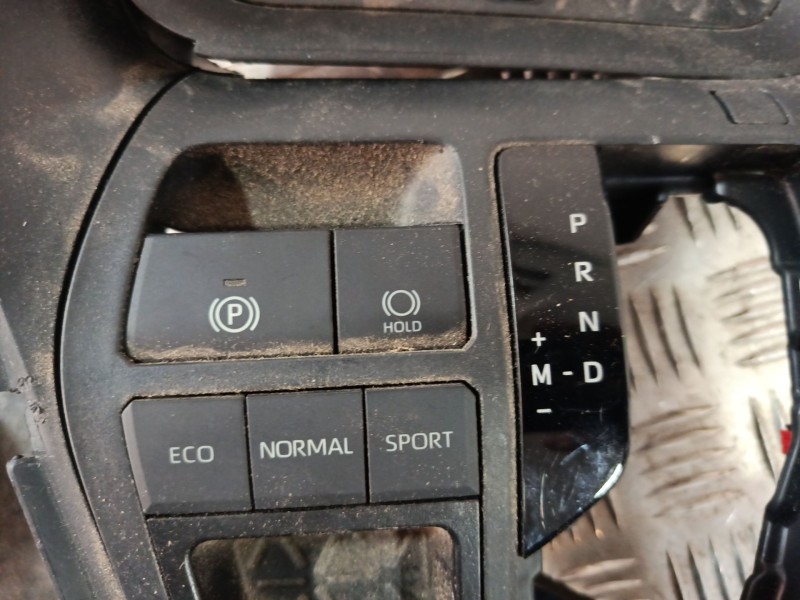 Recambio de consola central para toyota rav 4 v (_a5_, _h5_) 2.0 (mxaa52) referencia OEM IAM 5881042040C1  