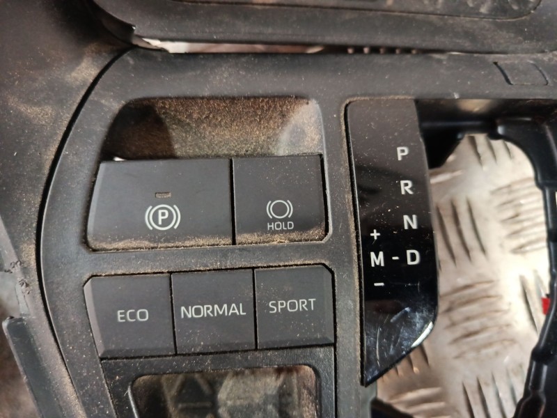 Recambio de consola central para toyota rav 4 v (_a5_, _h5_) 2.0 (mxaa52) referencia OEM IAM 5881042040C1  