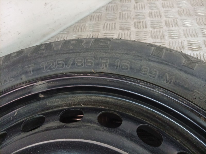 Recambio de neumatico repuesto para volvo v50 (545) 1.8 referencia OEM IAM 3068391 PIRELI 