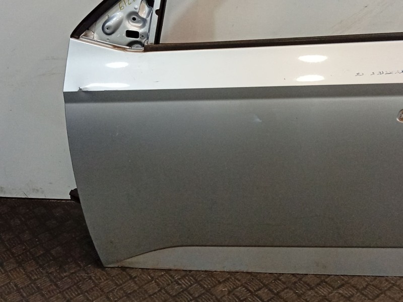 Recambio de puerta delantera izquierda para skoda fabia iii (nj3) 1.0 referencia OEM IAM 6V0831055A  