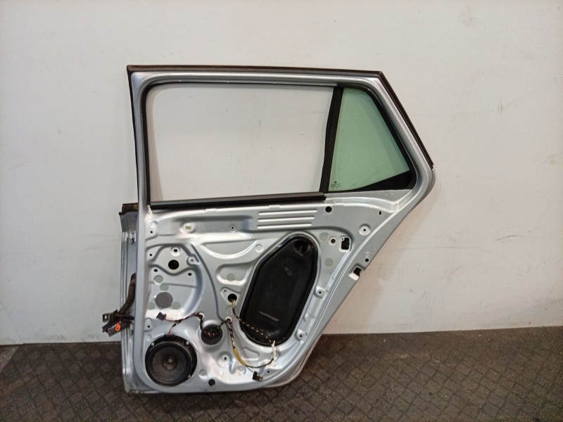 Recambio de puerta trasera derecha para skoda fabia iii (nj3) 1.0 referencia OEM IAM 6V9833056A  