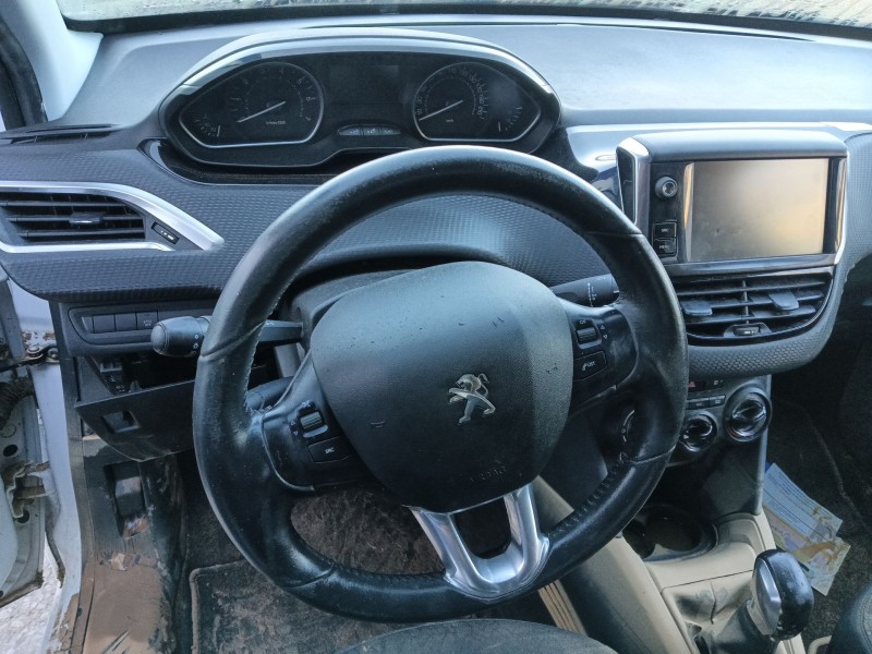 peugeot 208 i (ca_, cc_) del año 2018