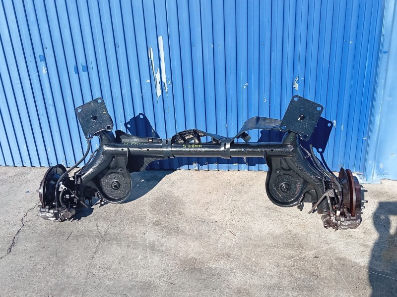 Recambio de puente trasero para ford tourneo connect referencia OEM IAM 2571553  