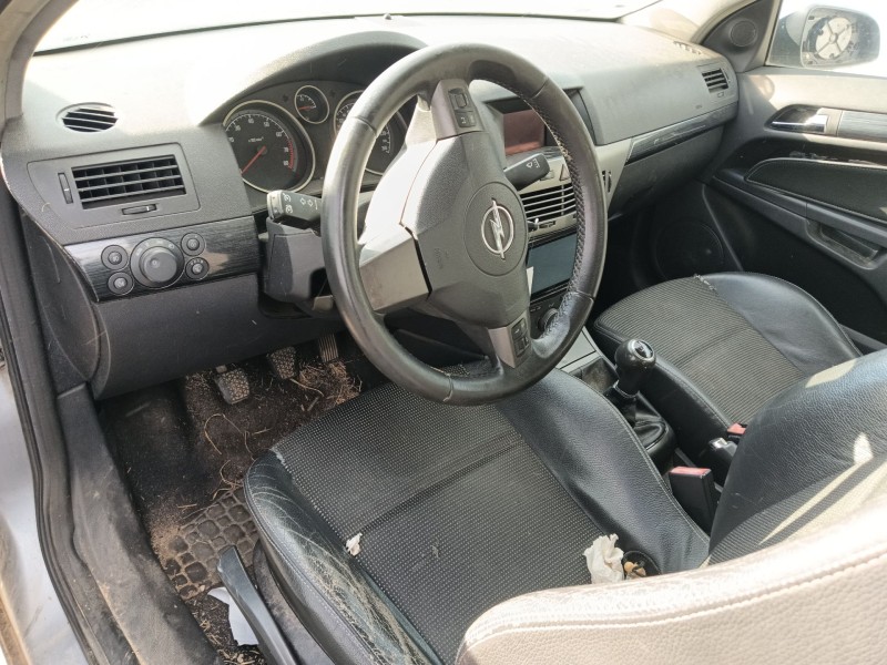 opel astra h gtc (a04) del año 2005