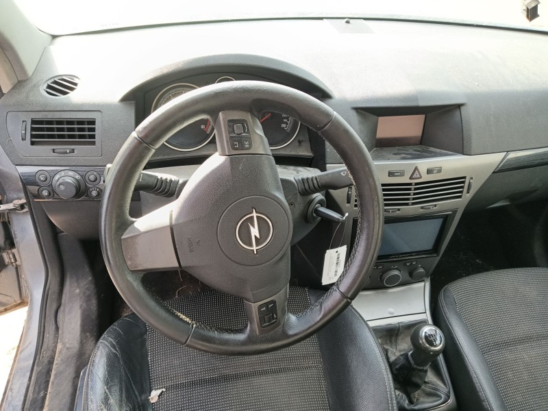 opel astra h gtc (a04) del año 2005