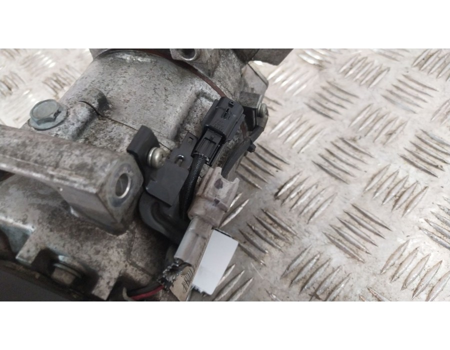 Recambio de compresor aire acondicionado para renault clio iv (bh_) 1.5 dci 90 referencia OEM IAM 926002352R  