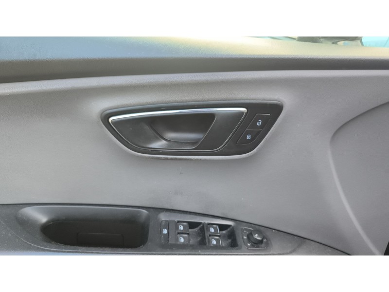Recambio de maneta interior delantera izquierda para seat leon (5f1) 2.0 tdi referencia OEM IAM 5F1837113A2ZZ / 5G0837205NGRU  