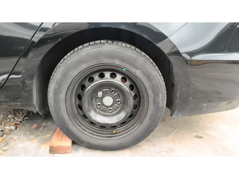 Recambio de paso de rueda trasero izquierdo para seat leon (5f1) 2.0 tdi referencia OEM IAM 5F9810971A  