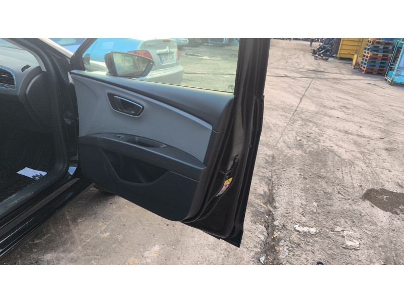Recambio de guarnecido puerta delantera derecha para seat leon (5f1) 2.0 tdi referencia OEM IAM 5F4867012A  