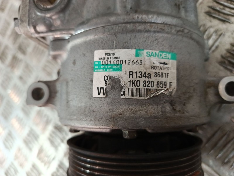 Recambio de compresor aire acondicionado para audi a3 sportback (8pa) 2.0 tdi referencia OEM IAM 1K0820859F  