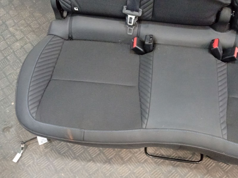Recambio de asientos traseros para renault captur ii (hf_) tce 160 (hfn1) referencia OEM IAM   