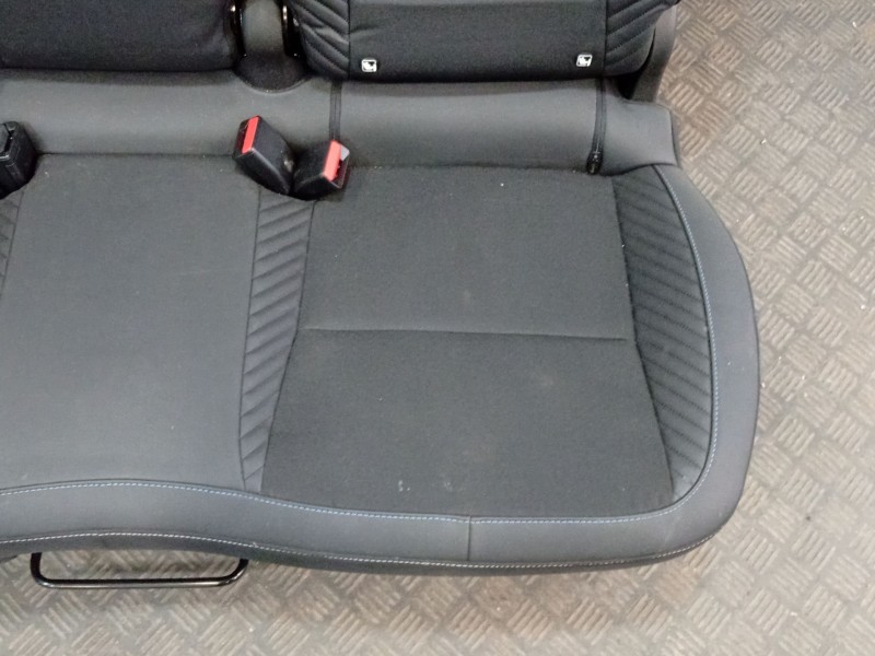 Recambio de asientos traseros para renault captur ii (hf_) tce 160 (hfn1) referencia OEM IAM   