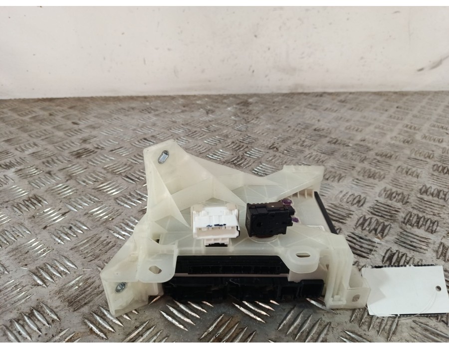 Recambio de caja reles / fusibles para toyota rav 4 v (_a5_, _h5_) 2.0 (mxaa52) referencia OEM IAM 8273042890B  