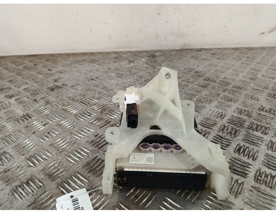 Recambio de caja reles / fusibles para toyota rav 4 v (_a5_, _h5_) 2.0 (mxaa52) referencia OEM IAM 8273042890B  
