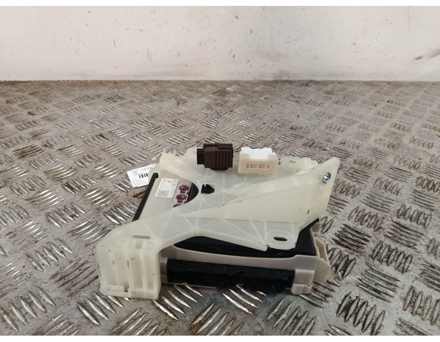 Recambio de caja reles / fusibles para toyota rav 4 v (_a5_, _h5_) 2.0 (mxaa52) referencia OEM IAM 8273042890B  