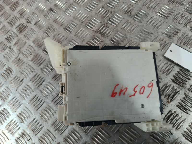 Recambio de caja reles / fusibles para toyota rav 4 v (_a5_, _h5_) 2.0 (mxaa52) referencia OEM IAM 8273042890B  