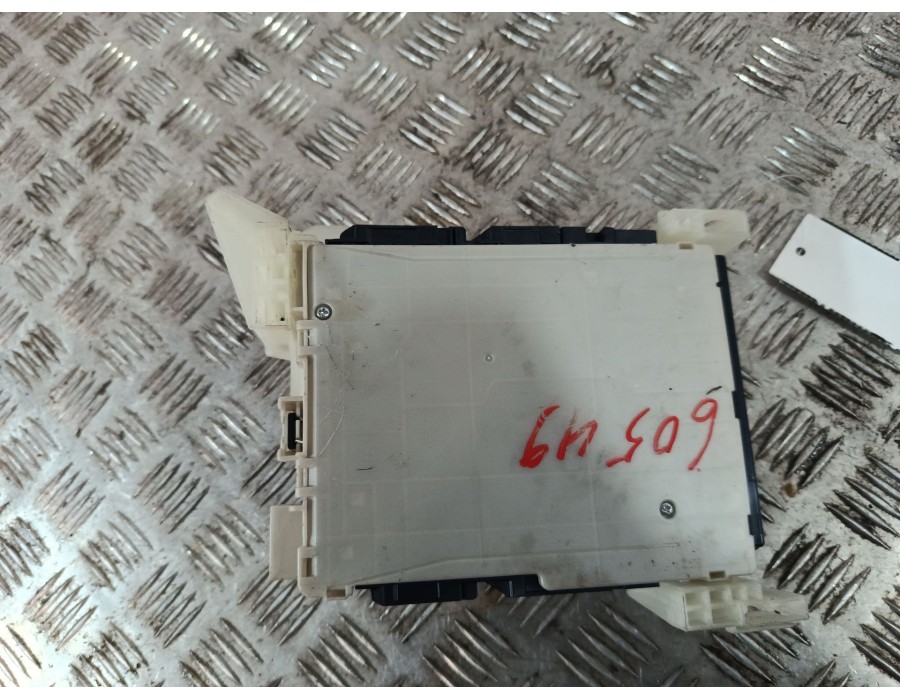 Recambio de caja reles / fusibles para toyota rav 4 v (_a5_, _h5_) 2.0 (mxaa52) referencia OEM IAM 8273042890B  