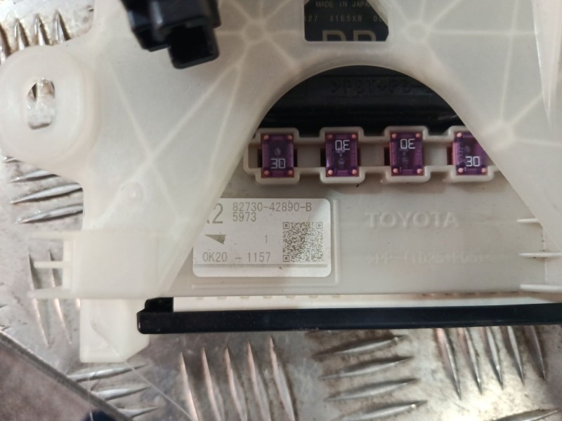 Recambio de caja reles / fusibles para toyota rav 4 v (_a5_, _h5_) 2.0 (mxaa52) referencia OEM IAM 8273042890B  