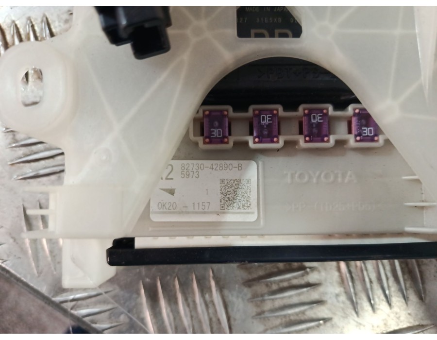 Recambio de caja reles / fusibles para toyota rav 4 v (_a5_, _h5_) 2.0 (mxaa52) referencia OEM IAM 8273042890B  