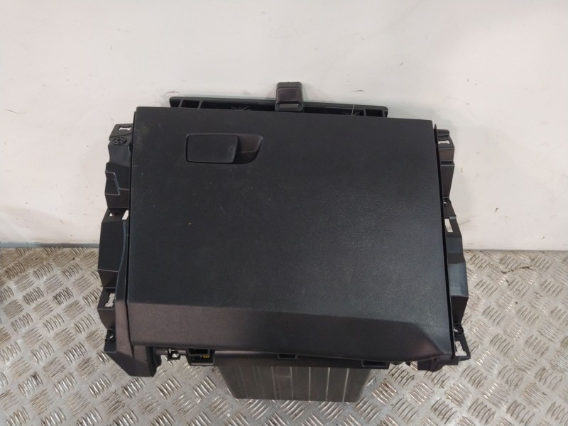Recambio de guantera para renault captur ii (hf_) tce 160 (hfn1) referencia OEM IAM 685000951R  