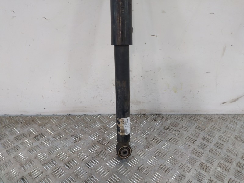 Recambio de amortiguador trasero izquierdo para volkswagen tiguan (5n1) 2.0 tdi referencia OEM IAM 804902001830  