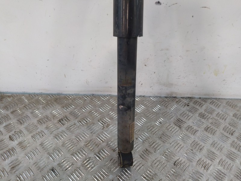 Recambio de amortiguador trasero derecho para volkswagen tiguan (5n1) 2.0 tdi referencia OEM IAM 804902001830  