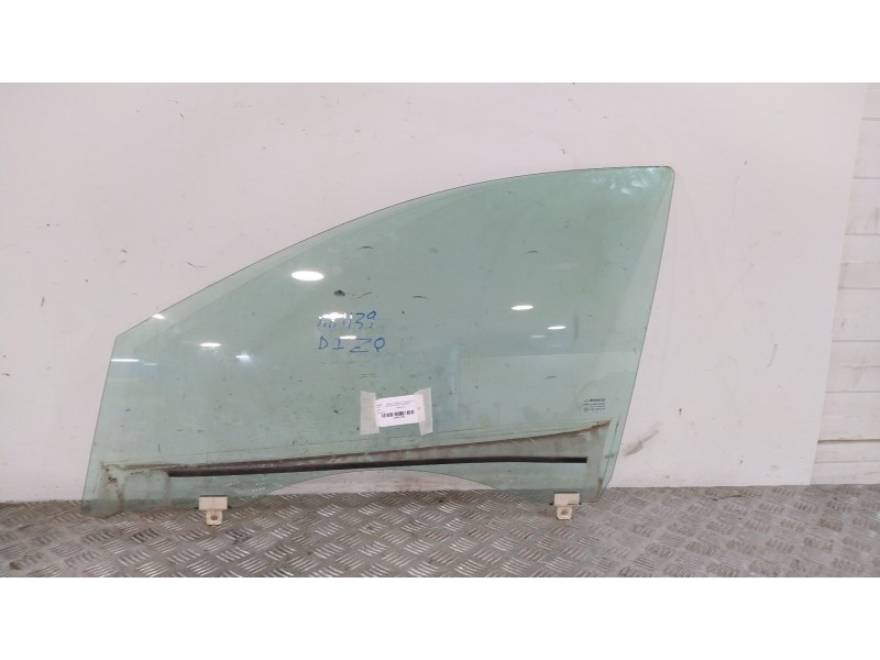 Recambio de luna delantera izquierda para renault megane iii berlina 5 p referencia OEM IAM 43R000479  