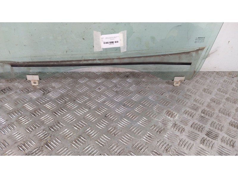 Recambio de luna delantera izquierda para renault megane iii berlina 5 p referencia OEM IAM 43R000479  